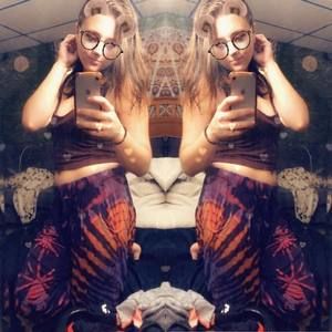 Meet your Posher, Kara